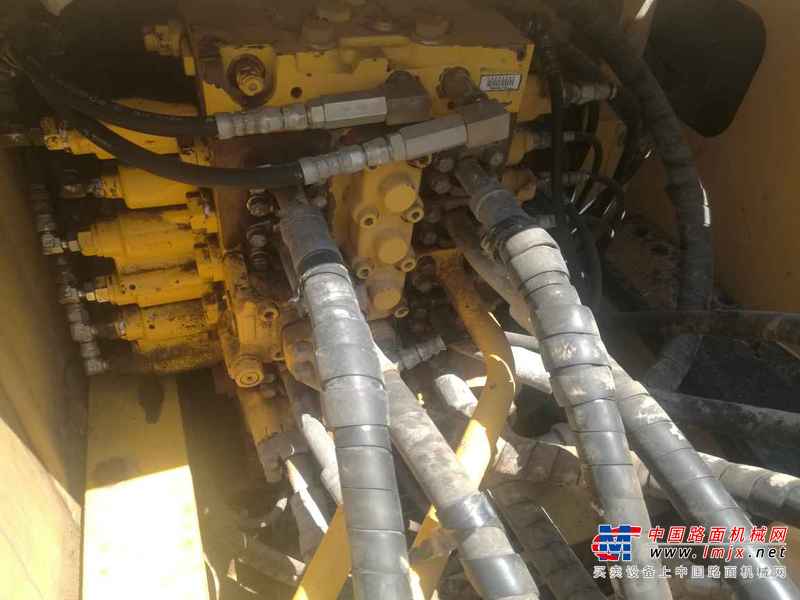 山西出售转让二手5600小时2011年小松PC220挖掘机