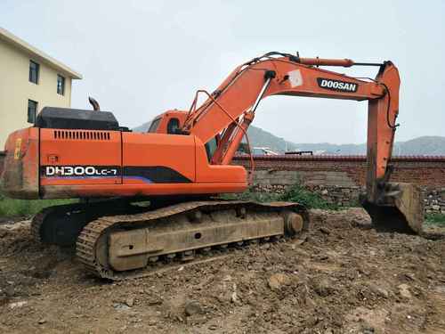 河北出售转让二手8700小时2011年斗山DH300LC挖掘机