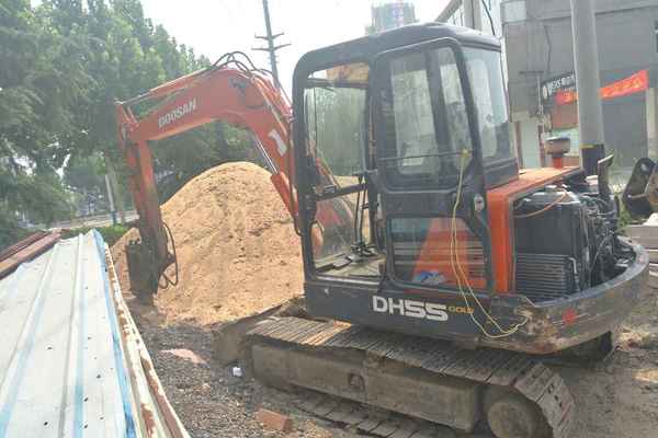山东出售转让二手10000小时2009年斗山DH55挖掘机