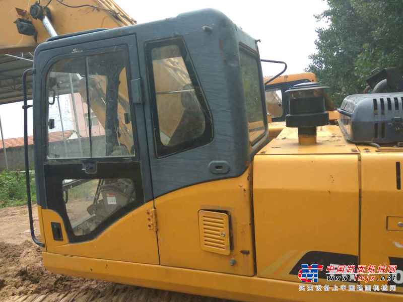 山东出售转让二手8000小时2010年福田雷沃FR260挖掘机