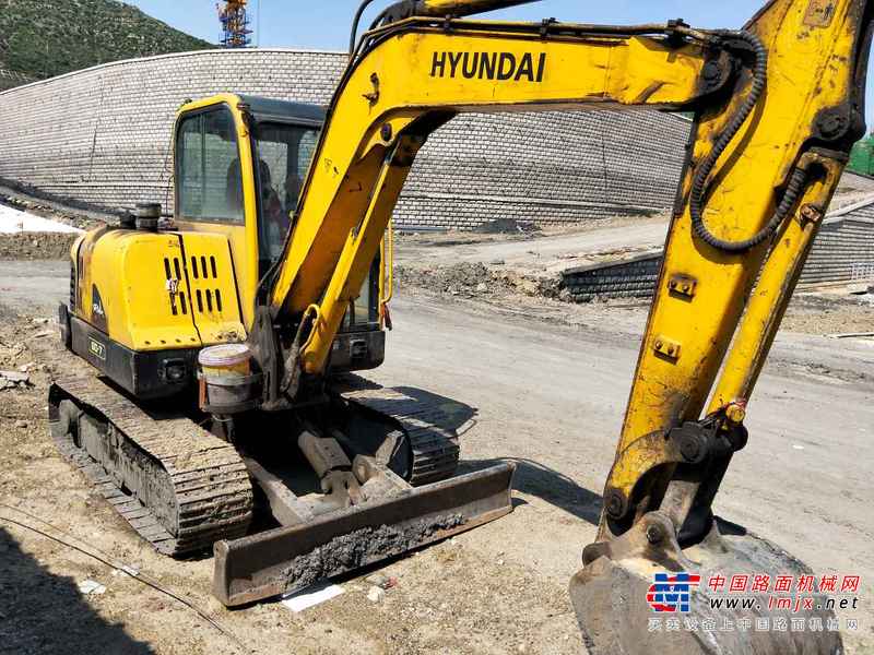 山西出售转让二手8000小时2009年现代R60挖掘机