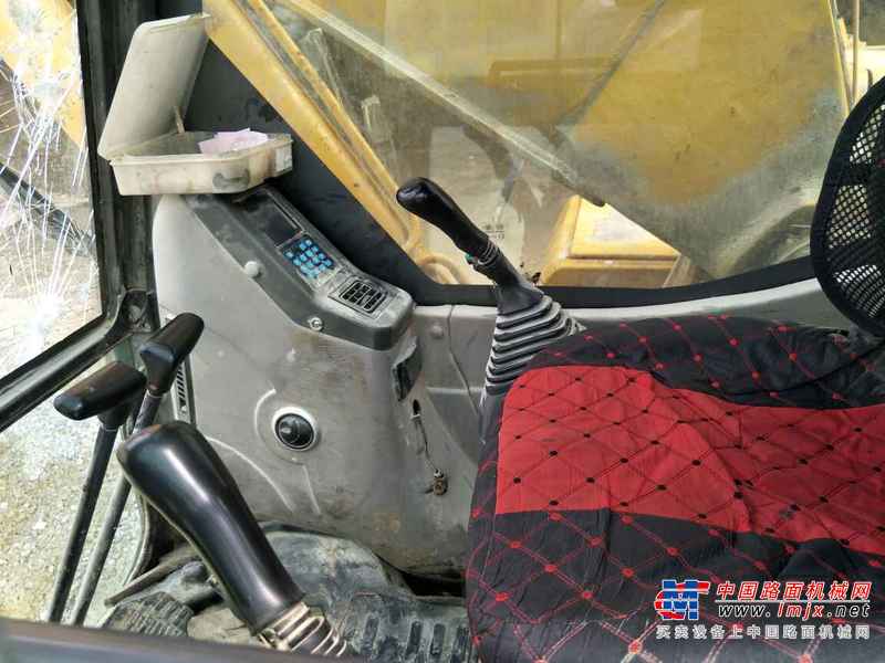 湖北出售转让二手21000小时2005年小松PC200挖掘机
