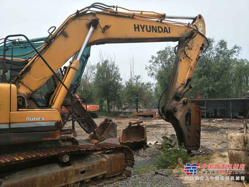 河北出售转让二手8500小时2010年现代R275LC挖掘机