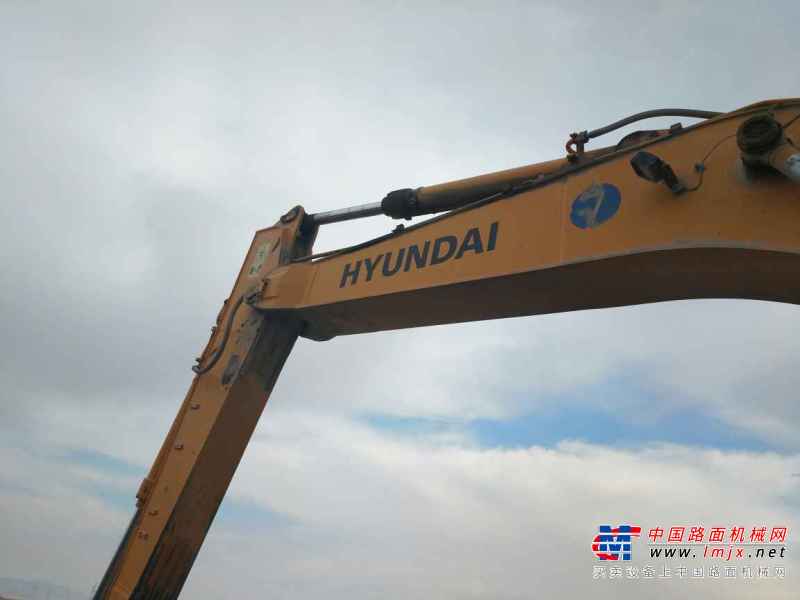 内蒙古出售转让二手13000小时2009年现代R335LC挖掘机