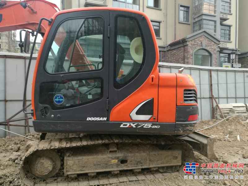 安徽出售转让二手1500小时2016年斗山DX75挖掘机