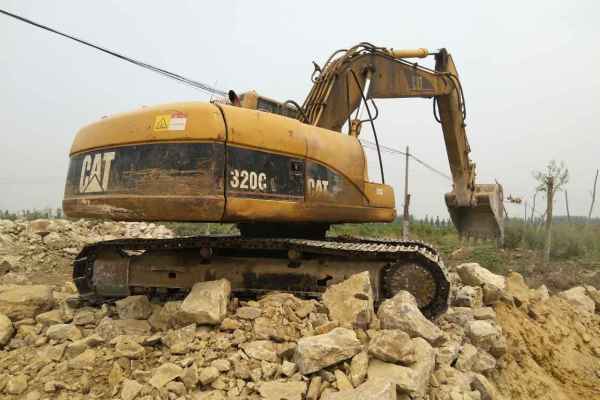 山东出售转让二手13600小时2006年卡特彼勒320C挖掘机