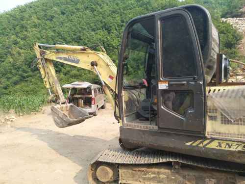 河北出售转让二手5000小时2013年犀牛重工XN75挖掘机