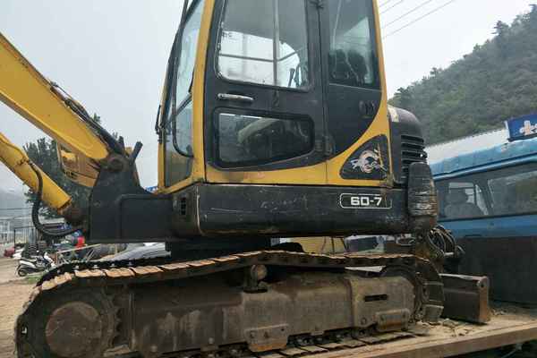 河北出售转让二手4400小时2010年现代R60挖掘机