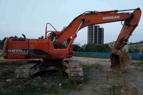 河南出售转让二手15400小时2009年斗山DH220LC挖掘机