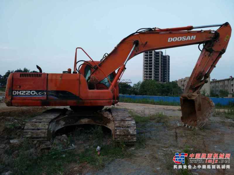 河南出售转让二手15400小时2009年斗山DH220LC挖掘机