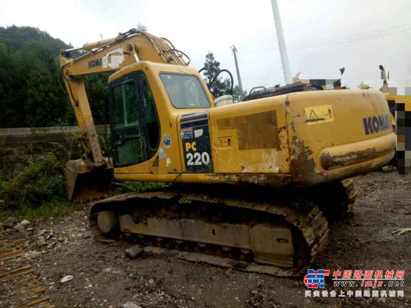 贵州出售转让二手18000小时2008年小松PC220挖掘机
