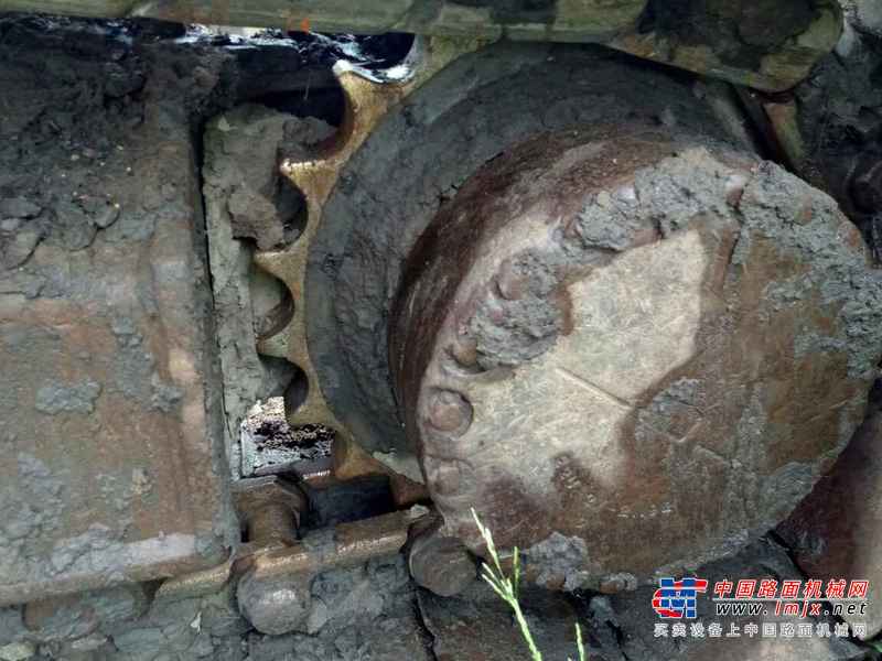 黑龙江出售转让二手18000小时2006年小松PC220挖掘机
