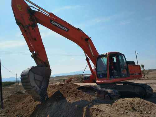 内蒙古出售转让二手5700小时2009年斗山DX300LC挖掘机