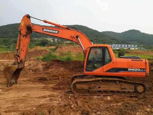 山东出售转让二手7500小时2010年斗山DH220LC挖掘机