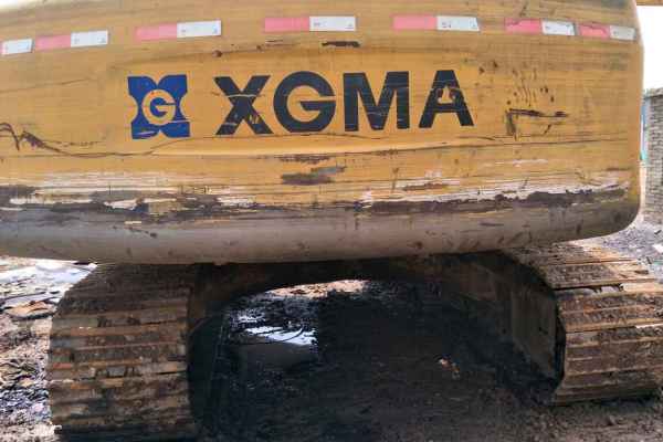 云南出售转让二手7586小时2010年厦工XG820挖掘机