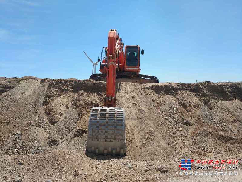 内蒙古出售转让二手5600小时2013年斗山DX260LC挖掘机