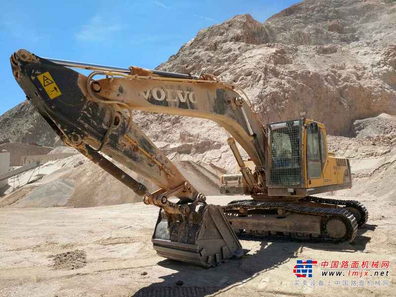 内蒙古出售转让二手10263小时2010年沃尔沃EC240B挖掘机