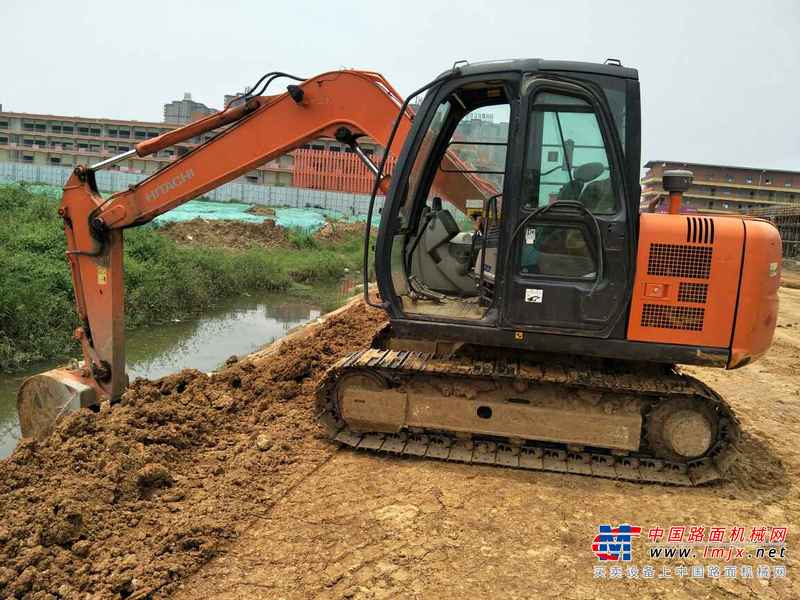 湖北出售转让二手5683小时2013年日立ZX70挖掘机
