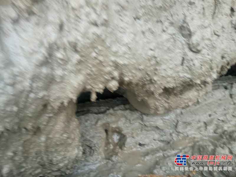 贵州出售转让二手15000小时2005年卡特彼勒320C挖掘机