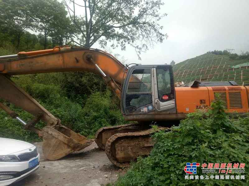贵州出售转让二手18000小时2004年日立ZX330挖掘机