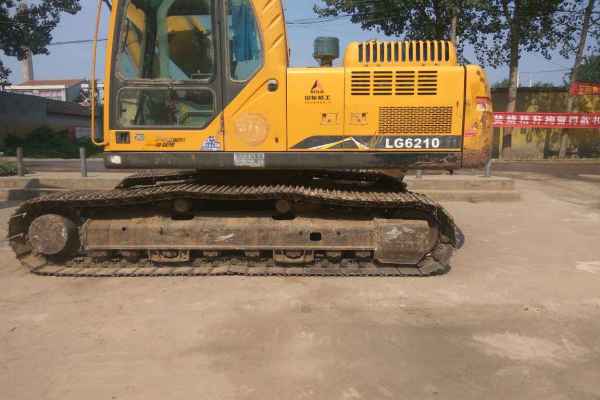 安徽出售转让二手8000小时2012年临工LG6210挖掘机