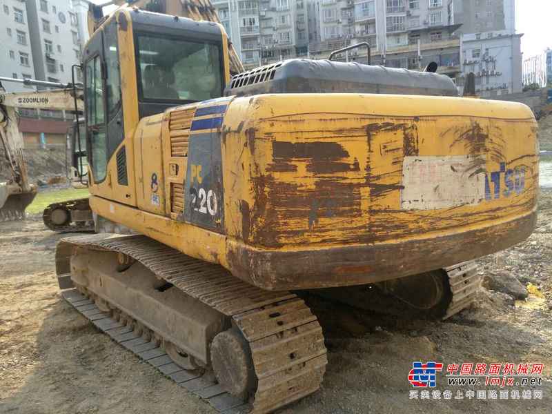 贵州出售转让二手11000小时2009年小松PC220挖掘机