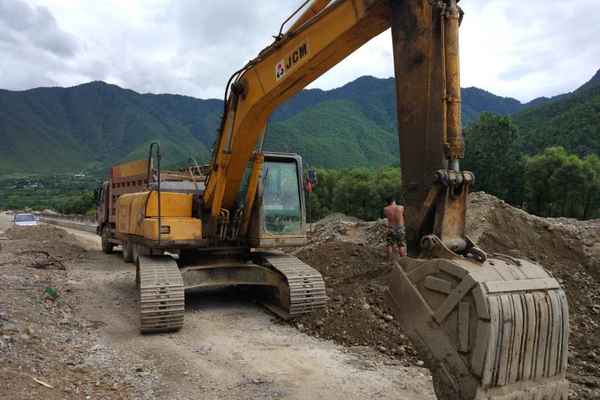 云南出售转让二手4795小时2013年山重建机JCM921D挖掘机
