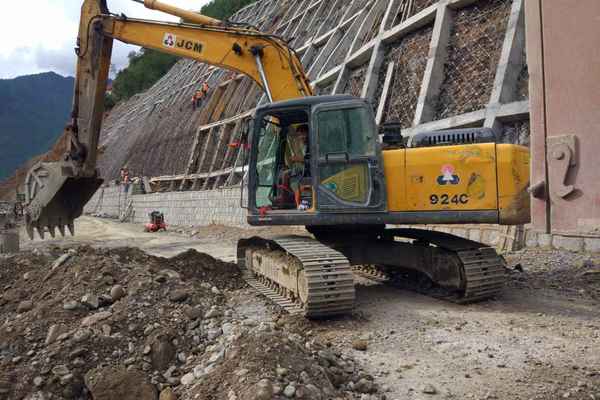 云南出售转让二手4795小时2013年山重建机JCM921D挖掘机