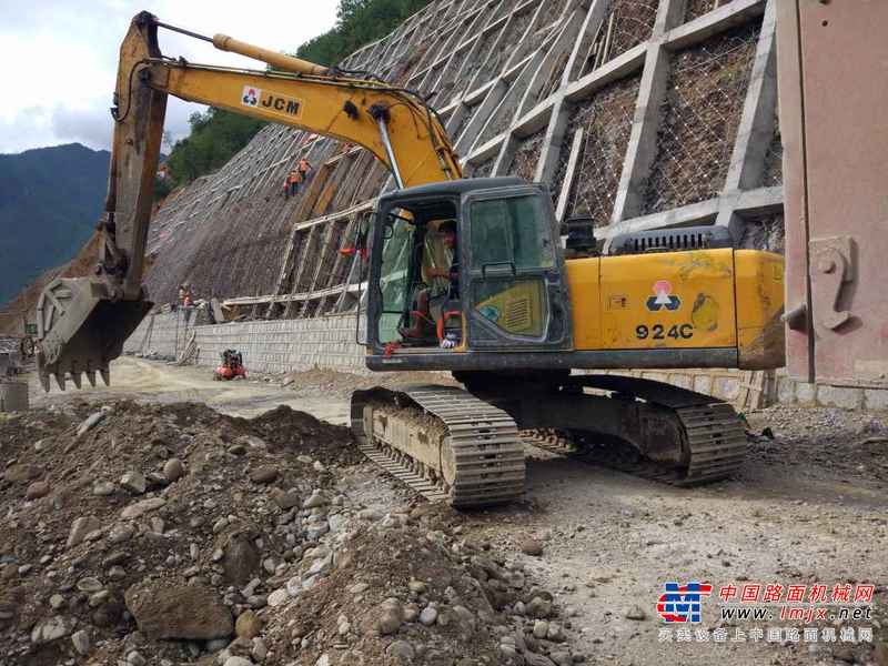 云南出售转让二手4795小时2013年山重建机JCM921D挖掘机