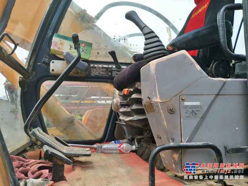 山东出售转让二手10000小时2006年现代R220LC挖掘机