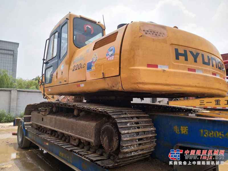 山东出售转让二手10000小时2006年现代R220LC挖掘机