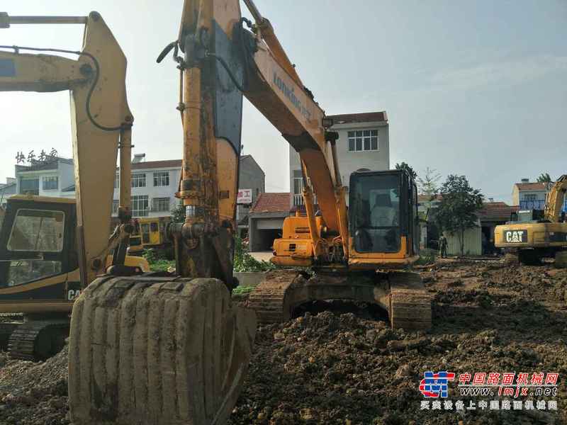 湖北出售转让二手7937小时2011年龙工LG6225挖掘机