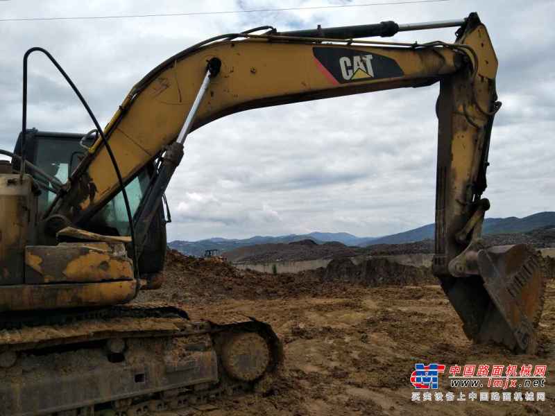 云南出售转让二手14237小时2009年卡特彼勒320D挖掘机