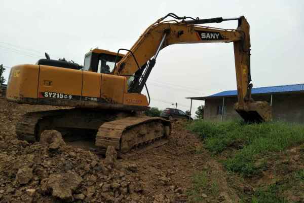 湖北出售转让二手8965小时2011年三一重工SY215C挖掘机