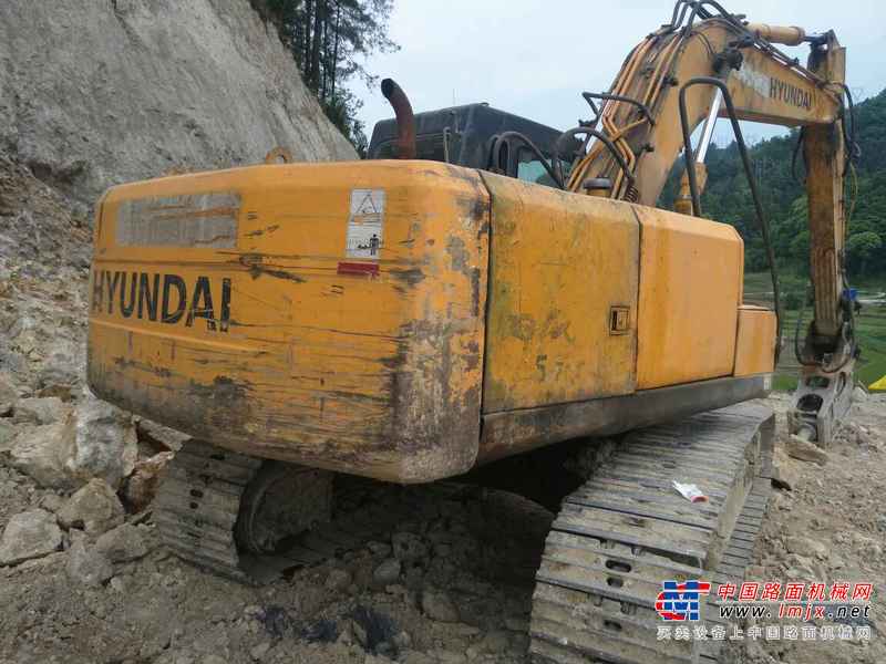 贵州出售转让二手9000小时2008年现代R215挖掘机