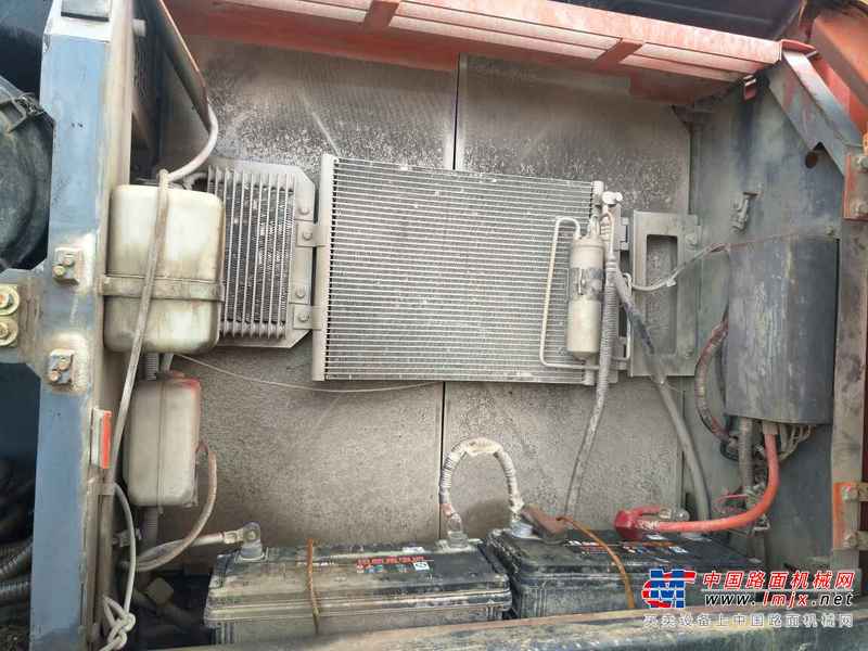 贵州出售转让二手8700小时2009年日立ZX240挖掘机