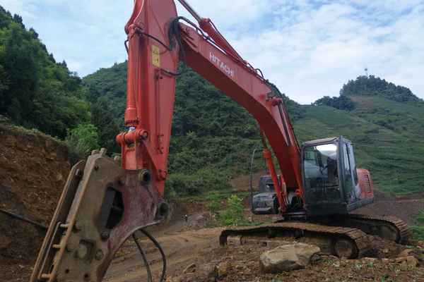 贵州出售转让二手8700小时2009年日立ZX240挖掘机