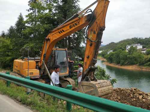 安徽出售转让二手6000小时2011年三一重工SY135C挖掘机