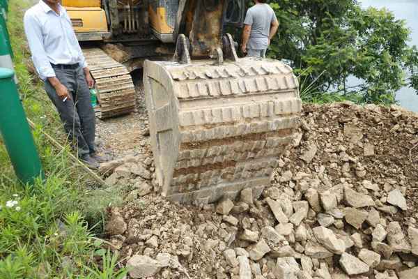安徽出售转让二手6000小时2011年三一重工SY135C挖掘机