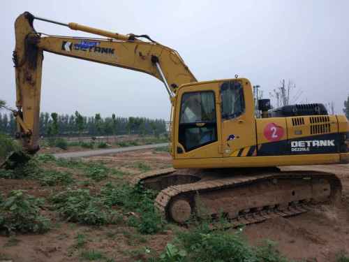 山东出售转让二手6000小时2012年奇瑞迪凯DE220LC挖掘机