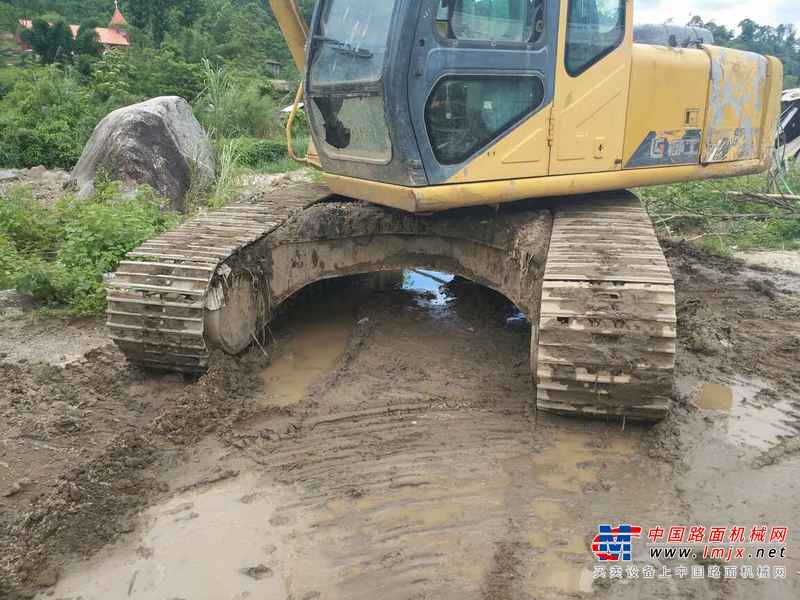 云南出售转让二手16890小时2006年柳工CLG220LC挖掘机