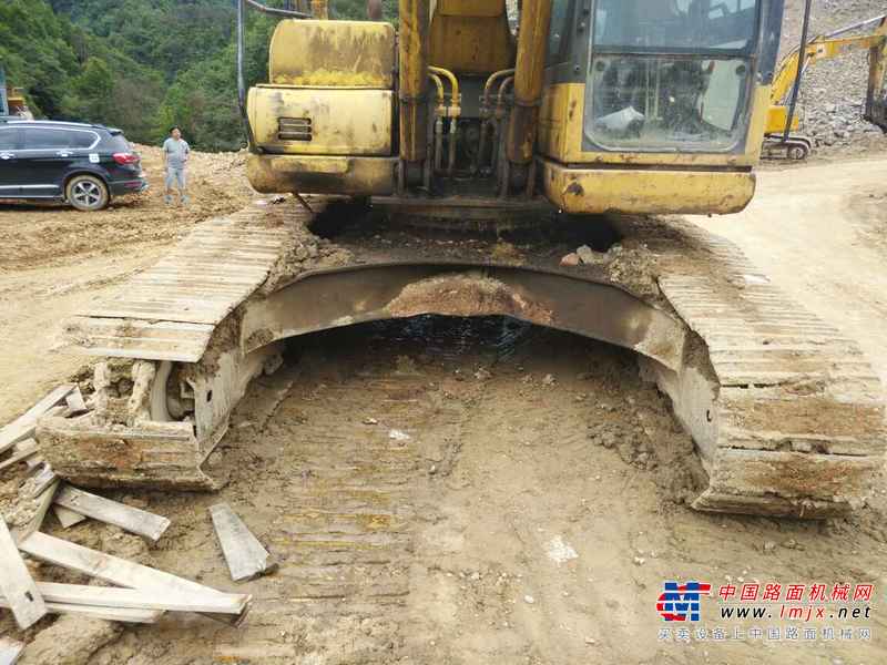 安徽出售转让二手12000小时2011年小松PC270挖掘机