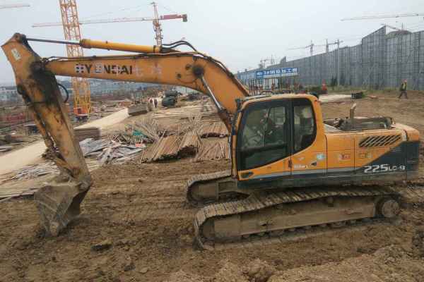 安徽出售转让二手13000小时2008年现代R225LC挖掘机