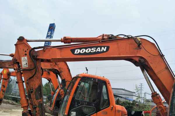 重庆出售转让二手6800小时2009年斗山DH80GOLD挖掘机