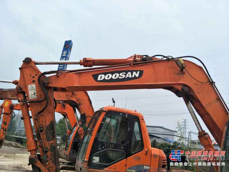 重庆出售转让二手6800小时2009年斗山DH80GOLD挖掘机