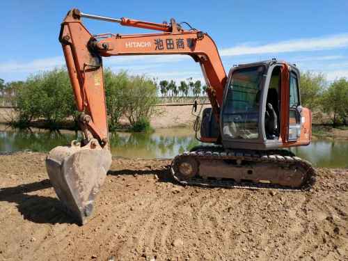内蒙古出售转让二手8000小时2011年日立ZX70挖掘机