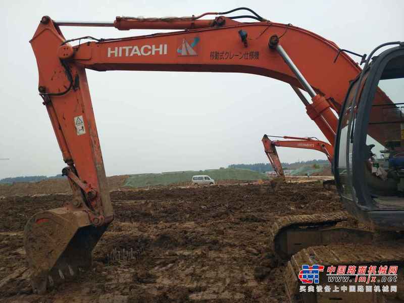 河南出售转让二手17600小时2006年日立ZX200挖掘机