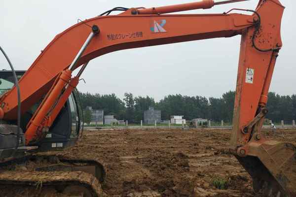 河南出售转让二手17600小时2006年日立ZX200挖掘机