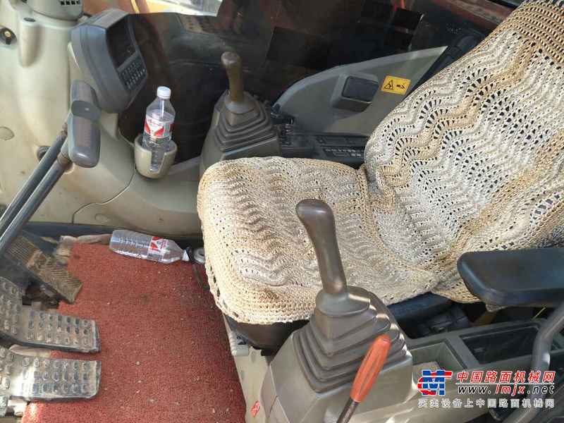 贵州出售转让二手6000小时2011年日立ZX240挖掘机