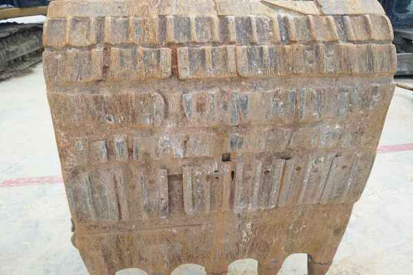 贵州出售转让二手6000小时2011年日立ZX240挖掘机